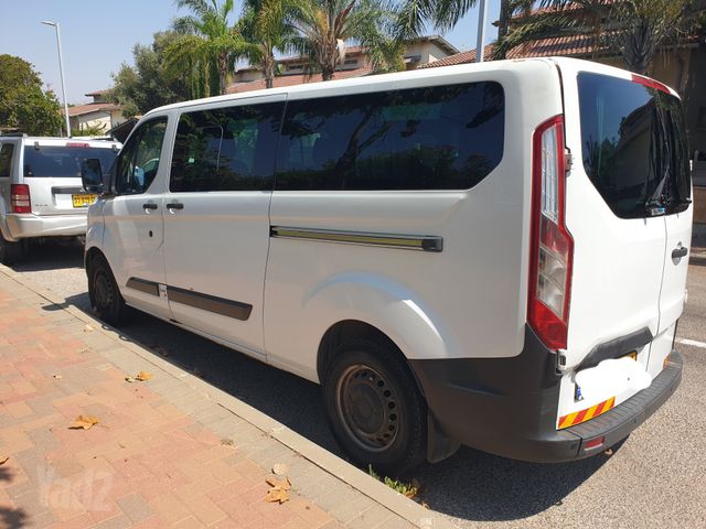 פורד טרנזיט קוסטום