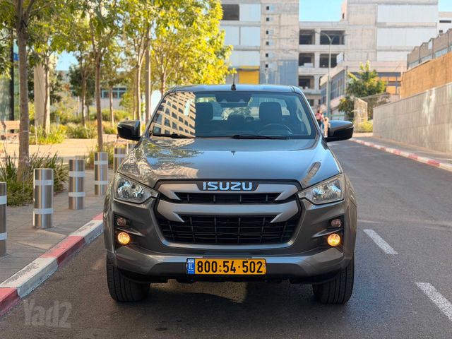 איסוזו די-מקס