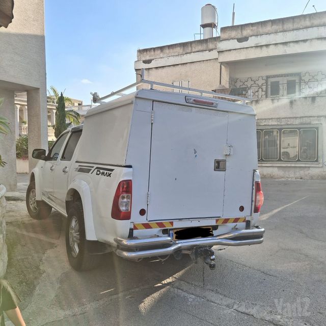 איסוזו די-מקס