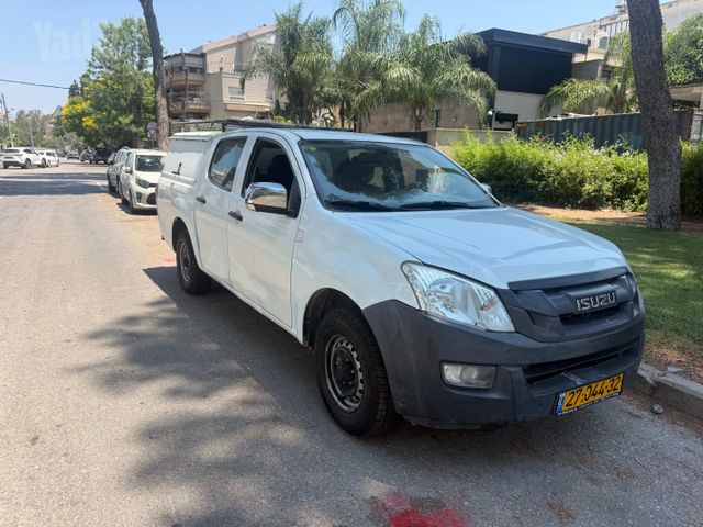 איסוזו די-מקס