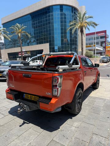 איסוזו די-מקס