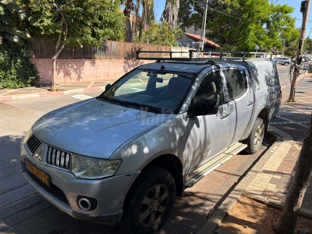 מיצובישי טרייטון / L200