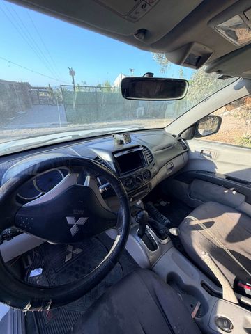 מודעת רכב מיצובישי טרייטון / L200
