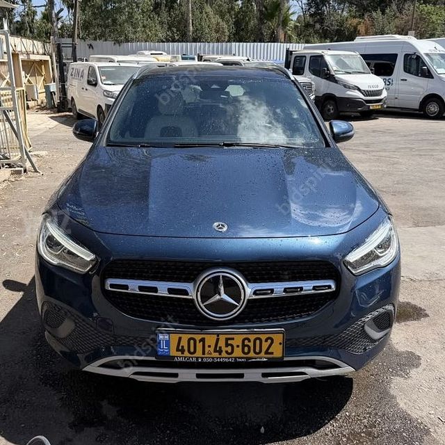 מודעת רכב מרצדס-בנץ GLA