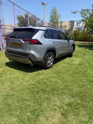 טויוטה RAV4
