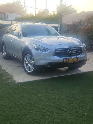 אינפיניטי QX70