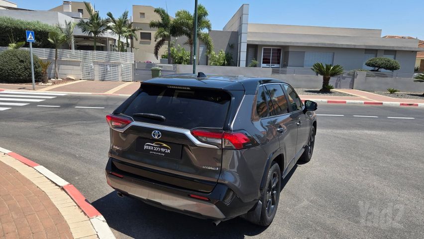 טויוטה RAV4