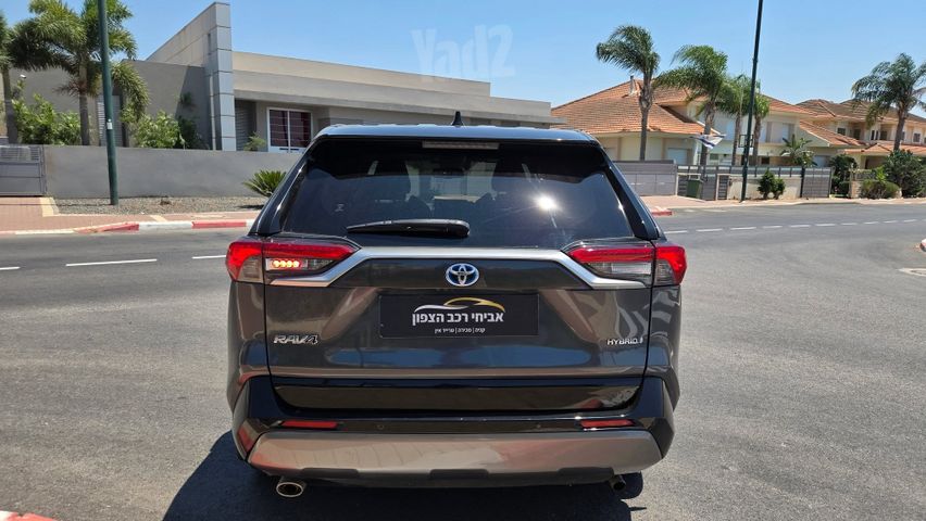 טויוטה RAV4