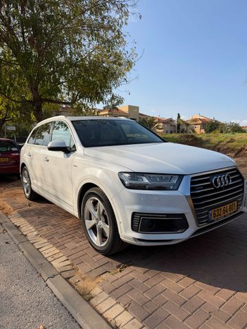 מודעת רכב אאודי Q7