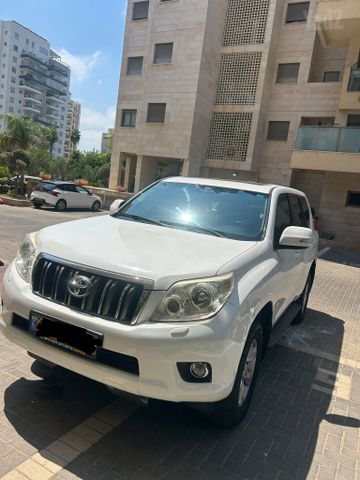 טויוטה לנד קרוזר