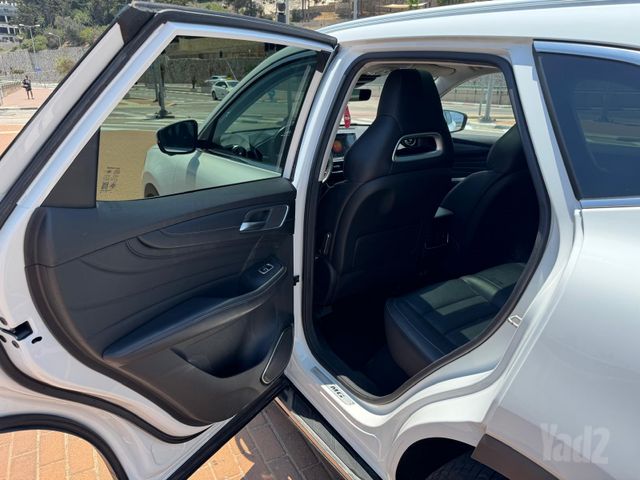 אם ג'י EHS PHEV