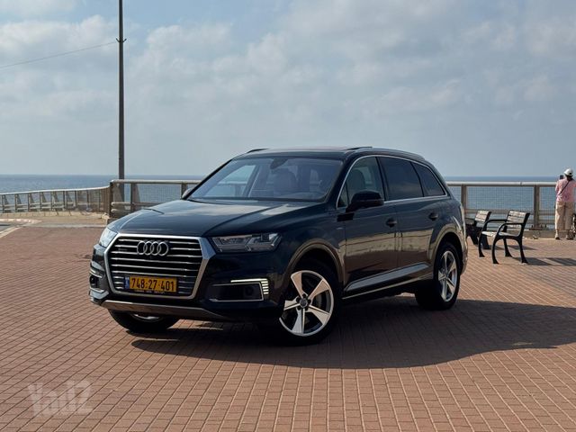 מודעת רכב אאודי Q7
