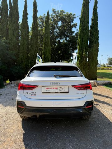 אאודי Q3