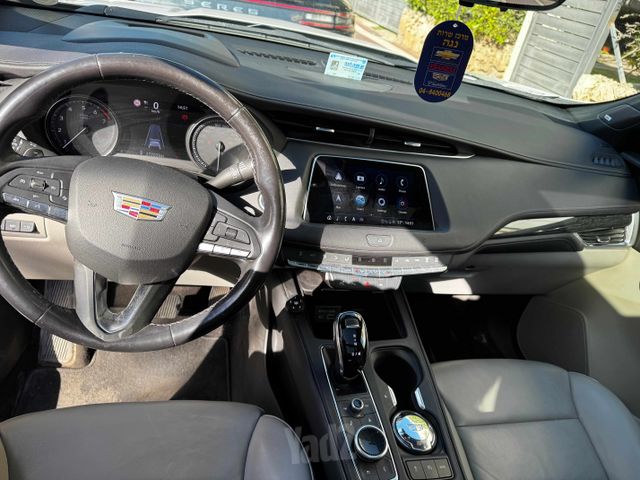 קאדילק XT4