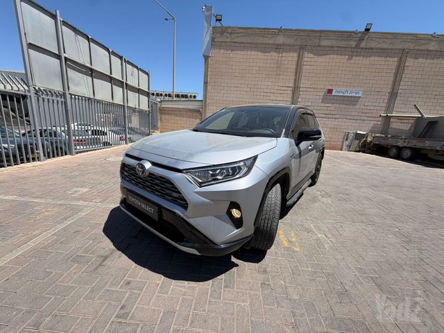 טויוטה RAV4