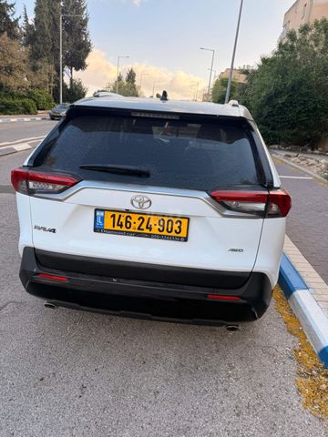 טויוטה RAV4
