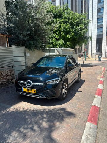 מודעת רכב מרצדס-בנץ GLA
