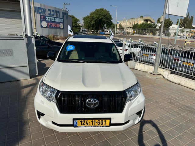 מודעת רכב טויוטה לנד קרוזר