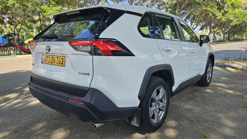 טויוטה RAV4