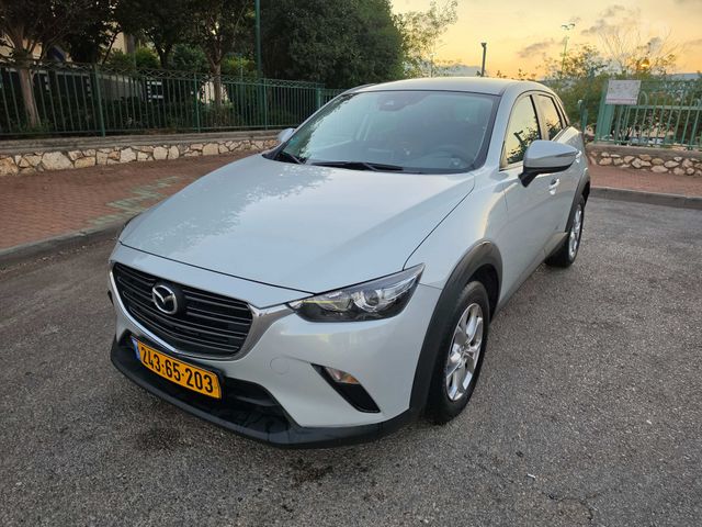 מודעת רכב מאזדה CX-3