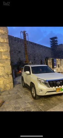 טויוטה לנד קרוזר
