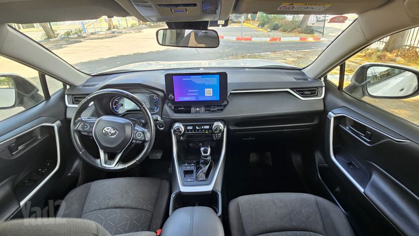 טויוטה RAV4