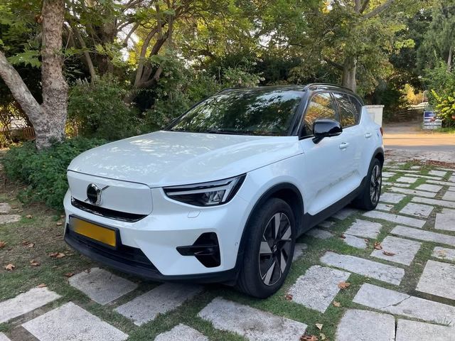 מודעת רכב וולוו XC40