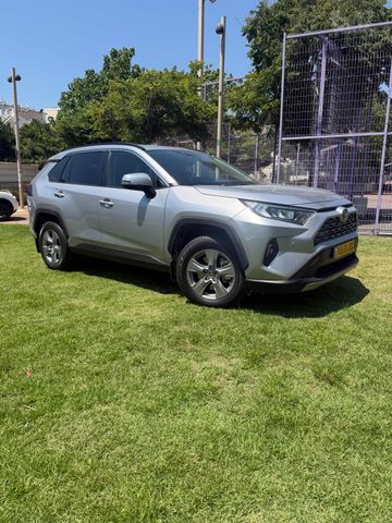 טויוטה RAV4
