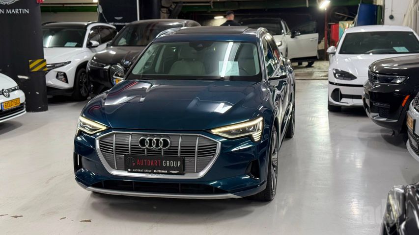 מודעת רכב אאודי E-tron