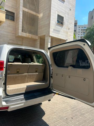 טויוטה לנד קרוזר