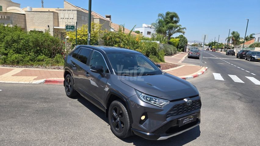 טויוטה RAV4