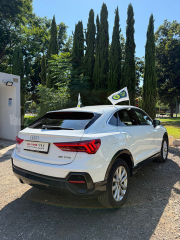 אאודי Q3
