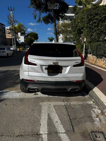 קאדילק XT4