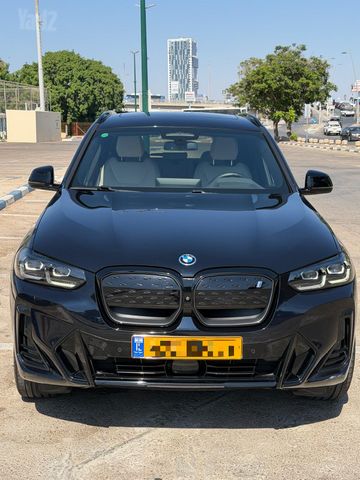 ב מ וו iX3