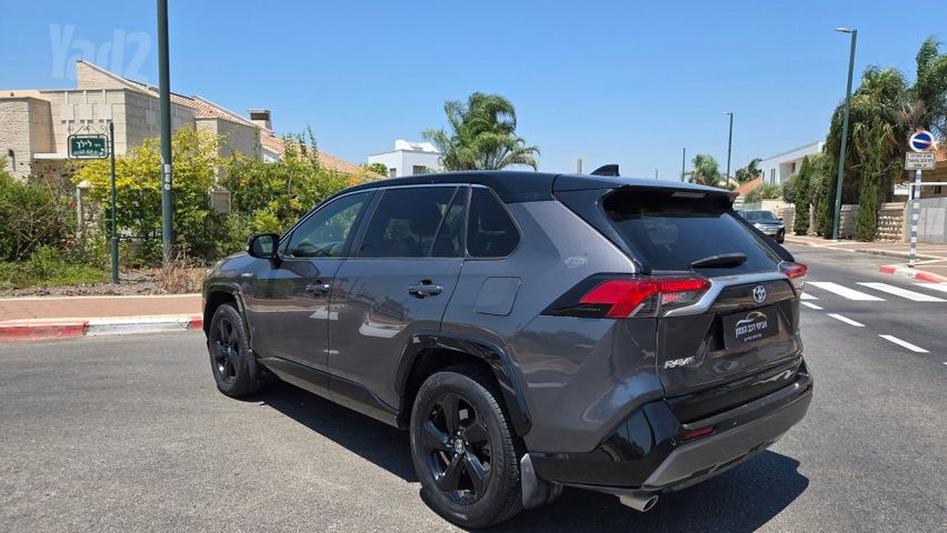 טויוטה RAV4
