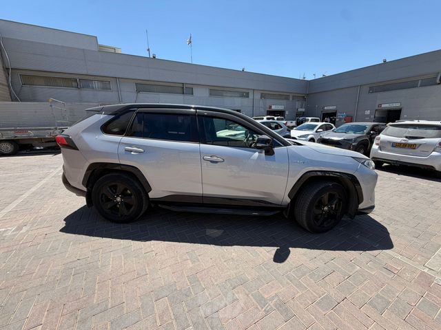 מודעת רכב טויוטה RAV4