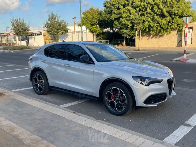 מודעת רכב אלפא רומיאו סטלביו