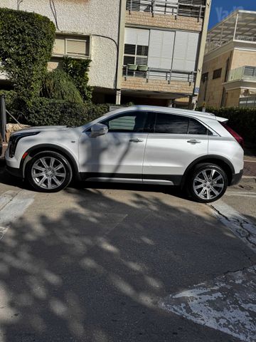 קאדילק XT4