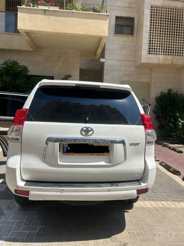 טויוטה לנד קרוזר