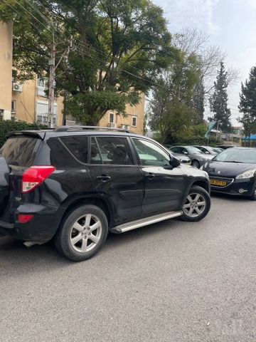 מודעת רכב טויוטה RAV4