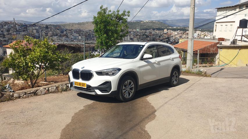 ב מ וו X1