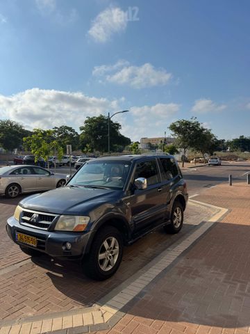 מיצובישי פג'רו