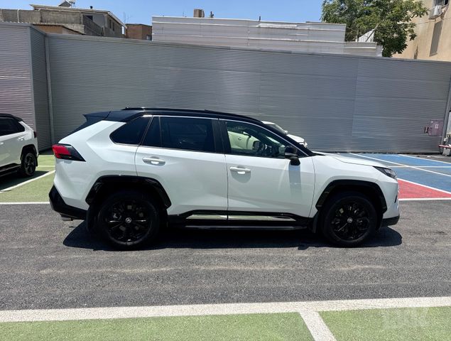 טויוטה RAV4