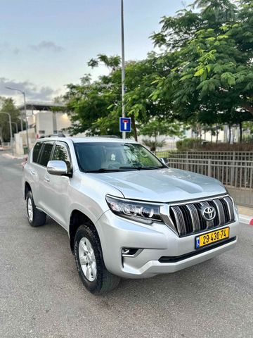 טויוטה לנד קרוזר