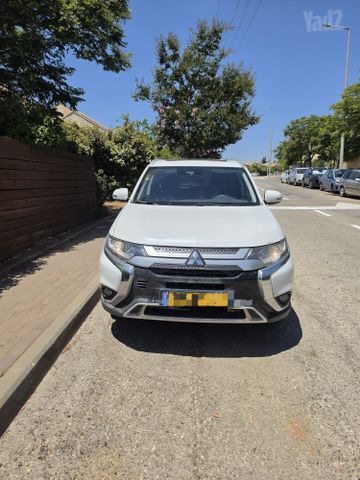 מיצובישי אאוטלנדר