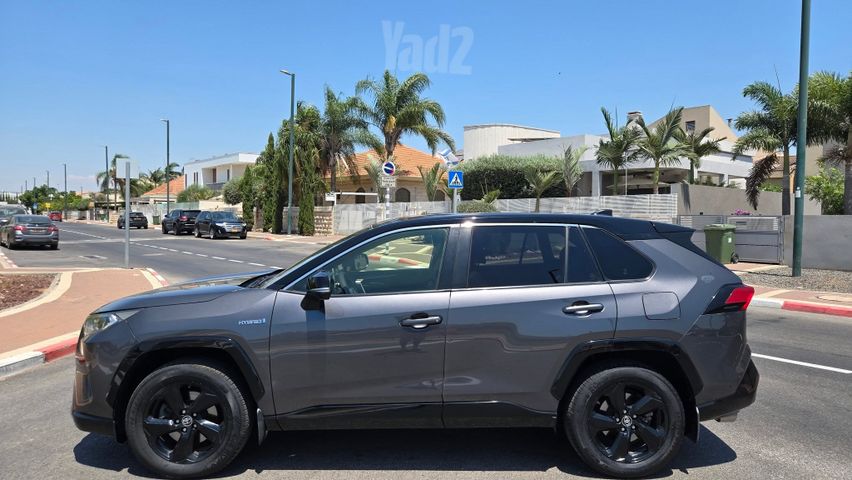 טויוטה RAV4