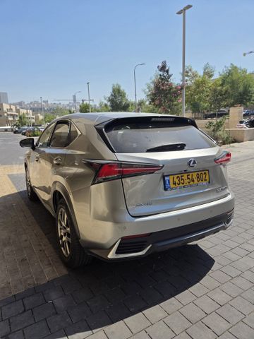 לקסוס NX
