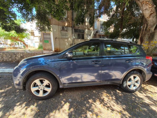 טויוטה RAV4