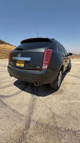 קאדילק SRX