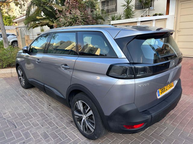פיג'ו 5008